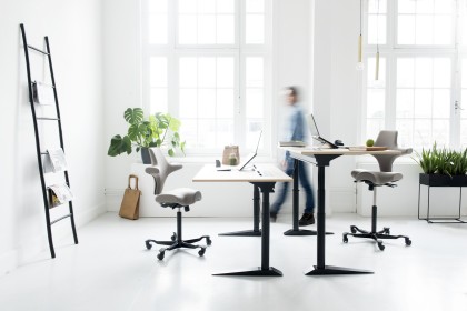 Die WORK & MOVE Bewegungssoftware sorgt bei der Arbeit für mehr Abwechslung zwischen Stehen und Sitzen